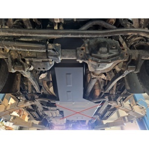 Scutul motor metalic Scut Protection pentru Jeep Wrangler JL (2018+), vedere completă de sub vehicul.