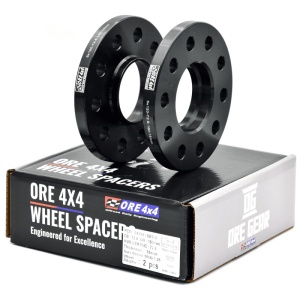 Prim-plan pe flanșele distanțiere ORE4x4 de 20mm 5x112 și specificațiile de pe ambalaj.