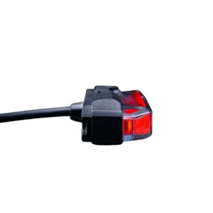 Lumina roșie de poziție Firefly See Me 102x42,5x23 mm, 2W / 1,5W, 10-48V, cablu 1 m, aluminiu negru, lentilă transparentă, LED roșu, rezistent la apă și praf (IP67), Strands