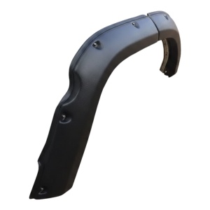 Profil lateral extins al overfenderului Kut Snake 55 mm, cu punctele de prindere vizibile, Toyota Land Cruiser 77.