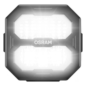 Prim-plan frontal al proiectorului LED cu lumină puternică.