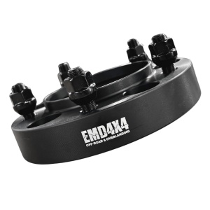 Prim-plan al flanșei distanțiere Emd4x4 de 30mm, evidențiind șuruburile de prindere.