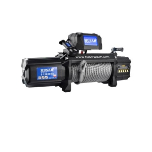 Troliu Husar Winch 12000lbs (5443kg) cu cablu de oțel, evidențiind unitatea de control.