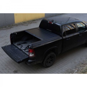 Rulou benă OFD deschis parțial pe un Dodge Ram 1500/2500 2019+, cu hayonul coborât.