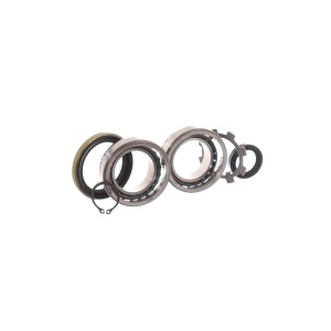Componente ale kitului de rulmenți față SKF pentru Suzuki Samurai (1988-2004) dintr-un unghi diferit.