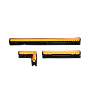 Lampă poziție laterală LED galben Freedom Dark Line, 3,5W / 3W, 12–24V, cablu 400 mm, policarbonat negru, lentilă închisă, 125x24,5x15,5 mm, rezistent la apă și praf (IP6K9K), Strands