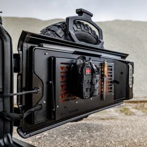Masa rabatabila pentru hayon Jeep Wrangler JK / JL (2007-prezent) cu panou MOLLE si tocator Bison Gear - Img 5