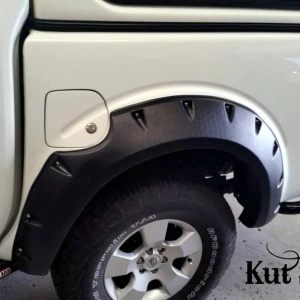 Overfendere Nissan Navara D40 (2005-2015) 7.5cm Kut Snake textured