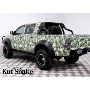 Overfendere Kut Snake 95 mm pe un Toyota Hilux Vigo camuflat (2011-2015).