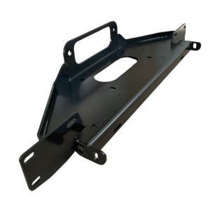 Suport troliu PWD30 AQM4WD pentru Toyota Hilux 2021+, prezentat dintr-un unghi lateral.
