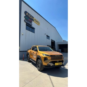 Vedere de ansamblu a barei de protecție față AQM4WD PST22 pe Toyota Hilux (2026+).