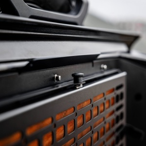 Masa rabatabila pentru hayon Jeep Wrangler JK / JL (2007-prezent) cu panou MOLLE si tocator Bison Gear - Img 2
