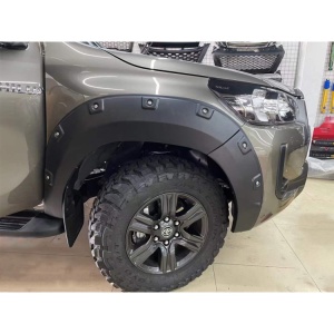 Overfendere Toyota Hilux Revo