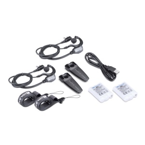 Toate accesoriile incluse pentru stațiile Midland XT50 PRO, precum căștile și bateriile reîncărcabile.