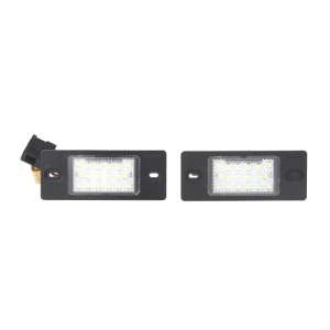 Vedere frontală detaliată a celor două lămpi LED M-Tech, potrivite pentru VW Golf IV.
