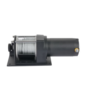 Vedere din spate a troliului EMD Winch 3000lbs, evidențiind motorul de 12V și montura.