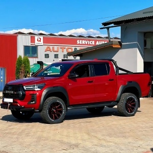 Kit suspensie Toyota Hilux 2015+ Old Man Emu, cu amortizoare reglabile BP-51 bypass, înălțare +5cm
