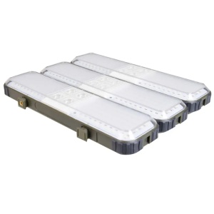 Lampă LED profesională de camping cu trepied telescopic 1.2–2.2 m, 3 lanterne detașabile, 3500 lm, încărcare solară & power bank USB, iluminare spot/flood, Wild Land