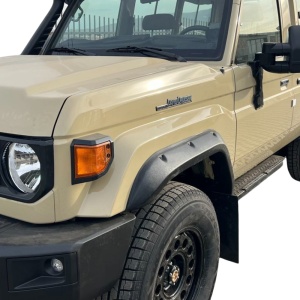 Overfendere fata Toyota Land