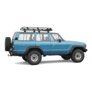 Vedere laterală cu Toyota Land Cruiser 60 echipată cu overfendere Kut Snake de 95 mm.