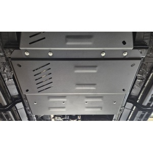 Scutul metalic Scut Protection montat complet pe Toyota Hilux 2026.