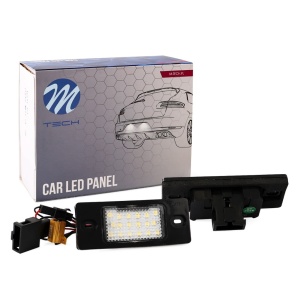 Lămpile LED M-Tech pentru număr înmatriculare VW Golf IV prezentate alături de ambalaj.