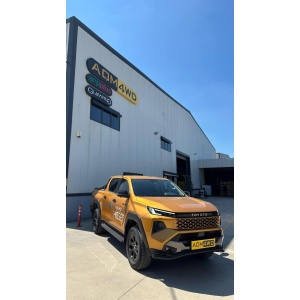 Bară protecție față Glo Plus AQM4WD PST22, montată pe Toyota Hilux (2026+).