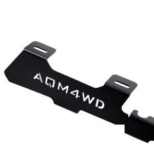 Prim-plan pe logo-ul AQM4WD și detaliile de prindere ale kitului T40 pentru Amarok.