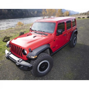 Vedere de sus a Jeep-ului Wrangler JL cu overfenderele instalate.