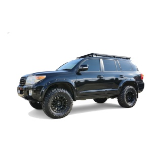 Profil lateral al overfenderelor Kut Snake 50 mm pentru Toyota Land Cruiser 200 (2012-2021).