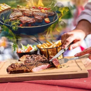 Utilizarea setului steak 15 piese Orion pentru tăierea fripturii, cu tacâmuri din oțel inoxidabil, Set steak 15 piese.