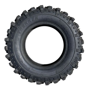 Vedere frontală a anvelopei Equipe Trekker 215/70 R15, cu marcajele M+S vizibile.