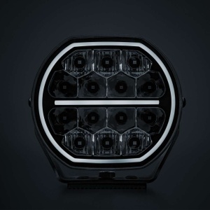 Proiectorul LED Strands Big Energy 2.0 cu lumină de poziție albă activată.