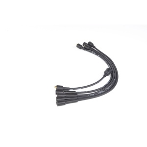 Detaliu al setului de fise bujii Bosch pentru motoarele 1.0 F10A de pe Suzuki Samurai (1988-2004).