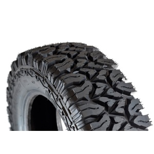 Vedere laterală a anvelopei Equipe 245/70 R16, evidențiind umerii întăriți.