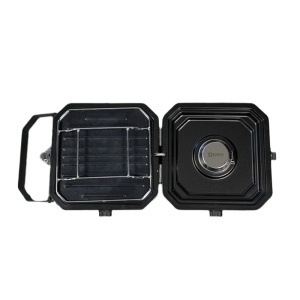 Aragazul deschis, cu un ochi fără grătar, evidențiind designul arzătorului.