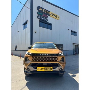 Vedere frontală directă a barei AQM4WD Glo Plus PST22, montată pe Toyota Hilux (2026+).