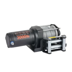 Vedere frontală a troliului EMD Winch 3000lbs, cu ghidajul de cablu și motorul de 12V.
