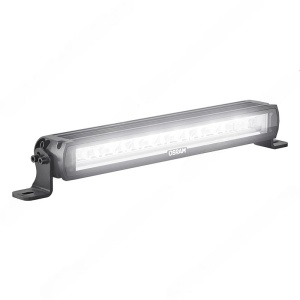 Vedere oblică a barei LED OSRAM FX500-SP cu iluminarea pornită.