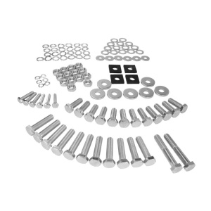Prim-plan cu șuruburile și accesoriile de montaj pentru cârligul Toyota RAV 4 IV, Toyota RAV 4 IV (2012-2019).
