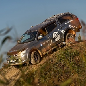 Experiență Off-Road All-inclusiv - Aventură Controlată, Adrenalină și Siguranță pe Circuitul Academiei Titi Aur