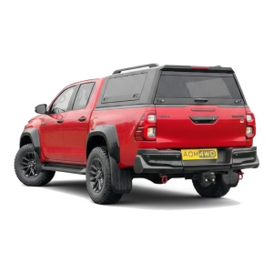 Vedere din spate a hardtopului pe Toyota Hilux.