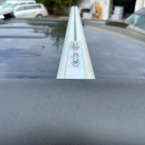 Marchiză auto 2×2,5 m, poliester 600D, impermeabilă PU2000, cu stâlpi incluși, Overlander