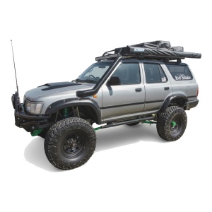 Overfenderele Kut Snake de 95 mm echipând elegant un Toyota 4Runner din 1989-1995.