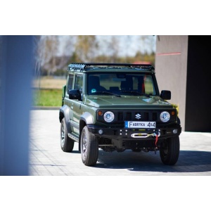 Vedere frontală a portbagajului platformă montat pe Suzuki Jimny.