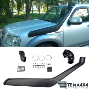 Snorkelul TEMA4X4 montat pe Ford Ranger și componentele sale incluse.