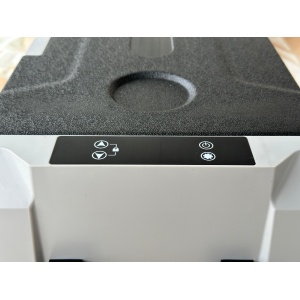 Frigider auto portabil cu roti 46.7 L, cu compresor, alimentare 12V/24V/220V, Bluetooth, control digital, -20°C +20°C EMD4x4