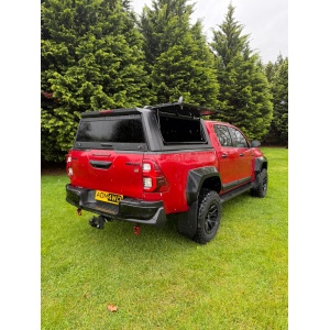 Hardtop negru pentru Ford Ranger, Wildtrak, Raptor (2023-2025), cu 3 geamuri fumurii securizate rabatabile și geam frontal culisant AQMCAB G80