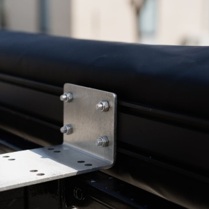 Marchiză auto CampTalk, 250 x 300 x 210 cm, acoperire 7.5 m², 12 kg, rezistent la apă, montaj rapid, compatibil cu orice mașină echipat cu bare transversale sau roof rack.