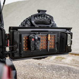 Masa rabatabila pentru hayon Jeep Wrangler JK / JL (2007-prezent) cu panou MOLLE si tocator Bison Gear - Img 4